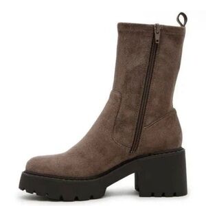 DV  By Dolce Vita Lug Sole Ankle Tale‎ Boots Brown Suede Chelsea Womens Size-8